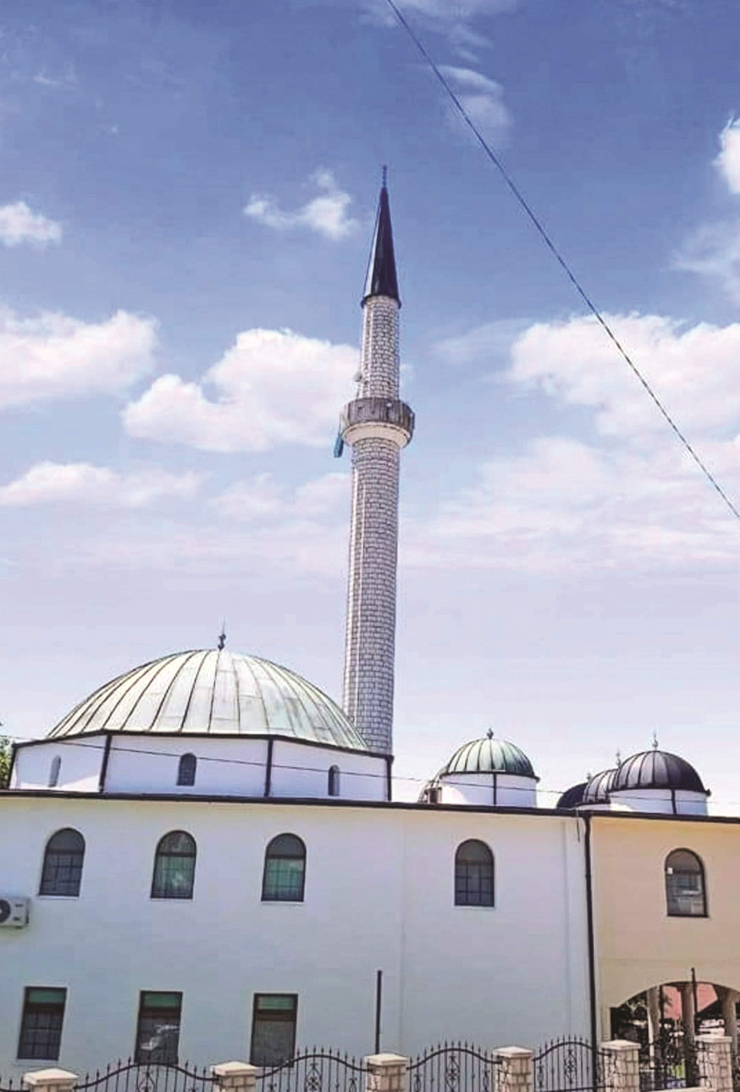 Pribava dzamija.jpg - Pribava: Džemat mnogih hajrata